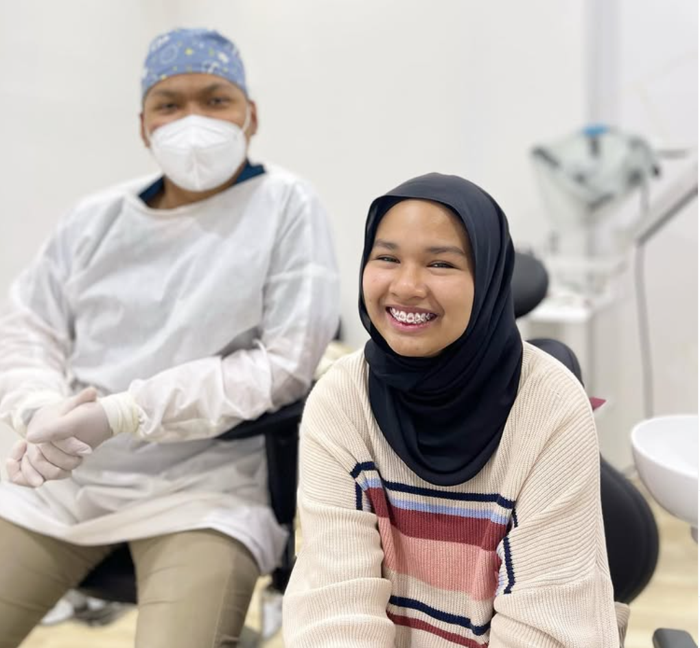 Senyuman pesakit braces selepas rawatan